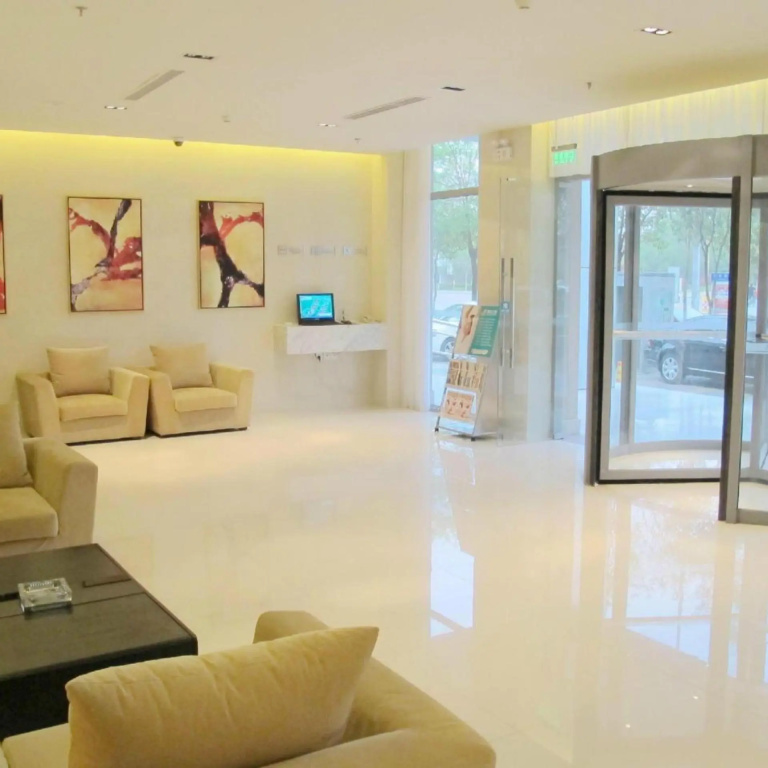 Jinjiang Inn North Station Huigong Plaza Hotel — 2