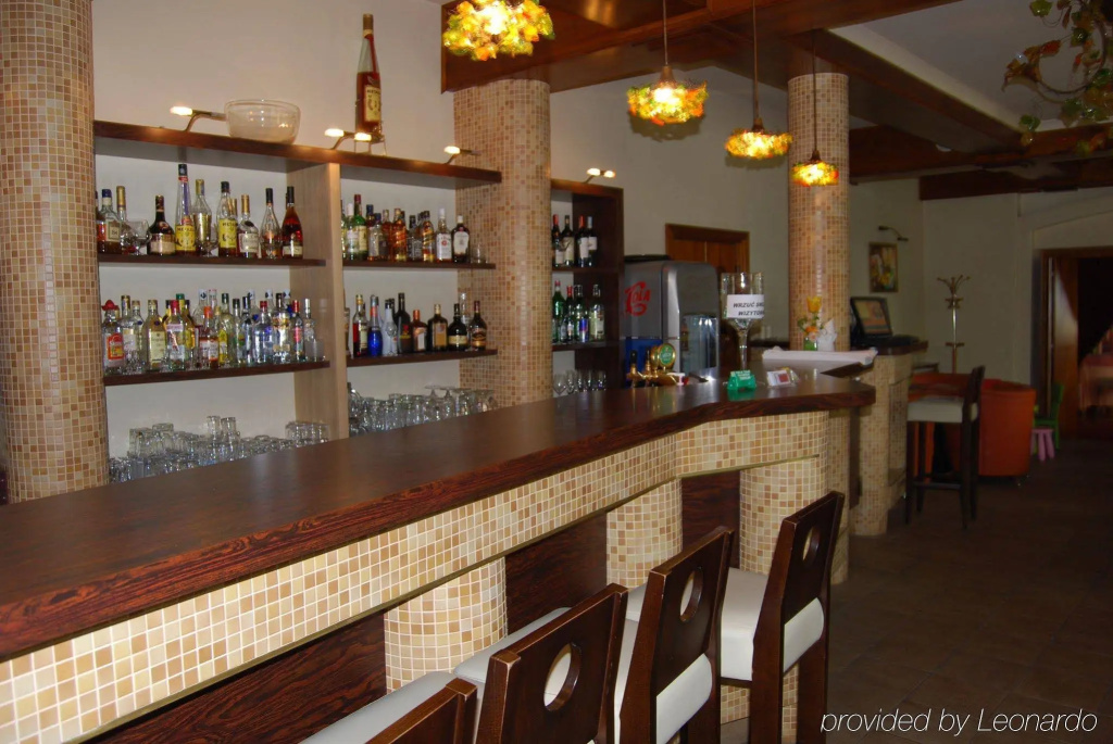 Food & Beverage