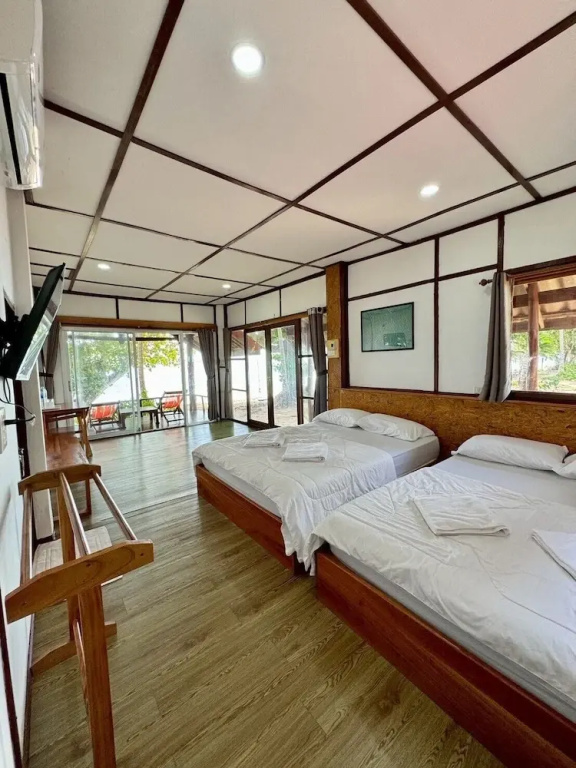 Standard Quadruple Family room with sea view