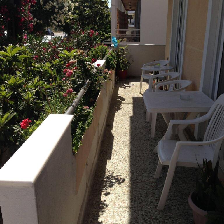 Zefyros Hotel 1 *