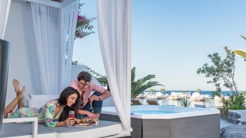 Mediterranean Beach Palace Hotel 4 *