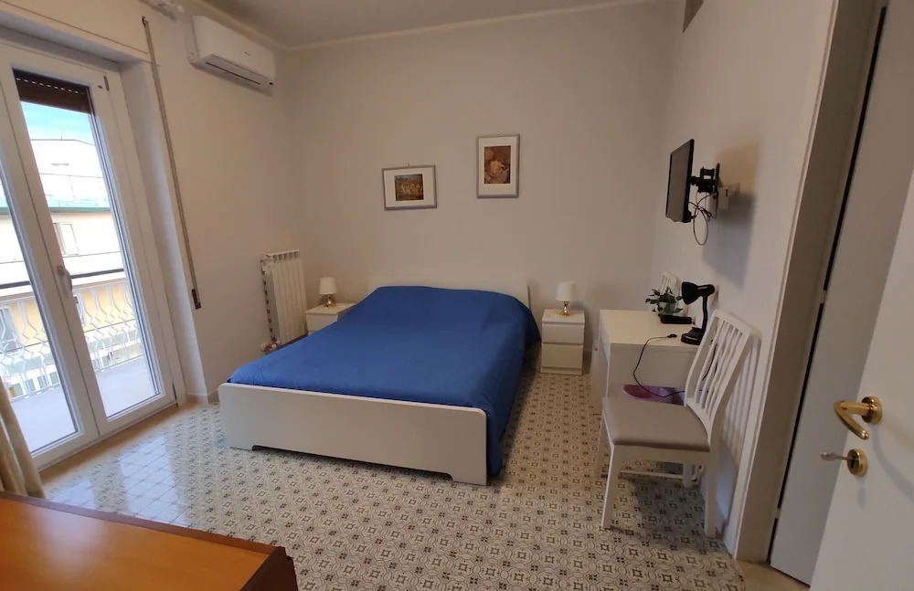 gallery_image_hidden_16