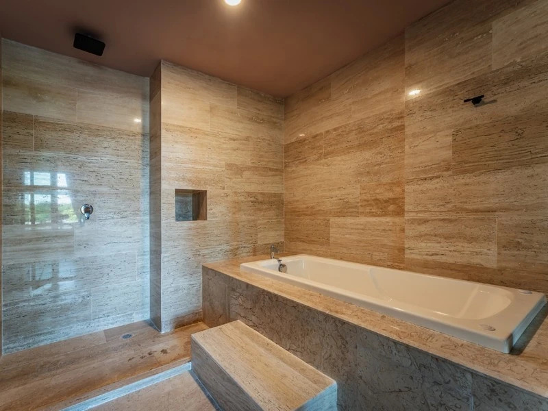 Double Suite (full double bed)
