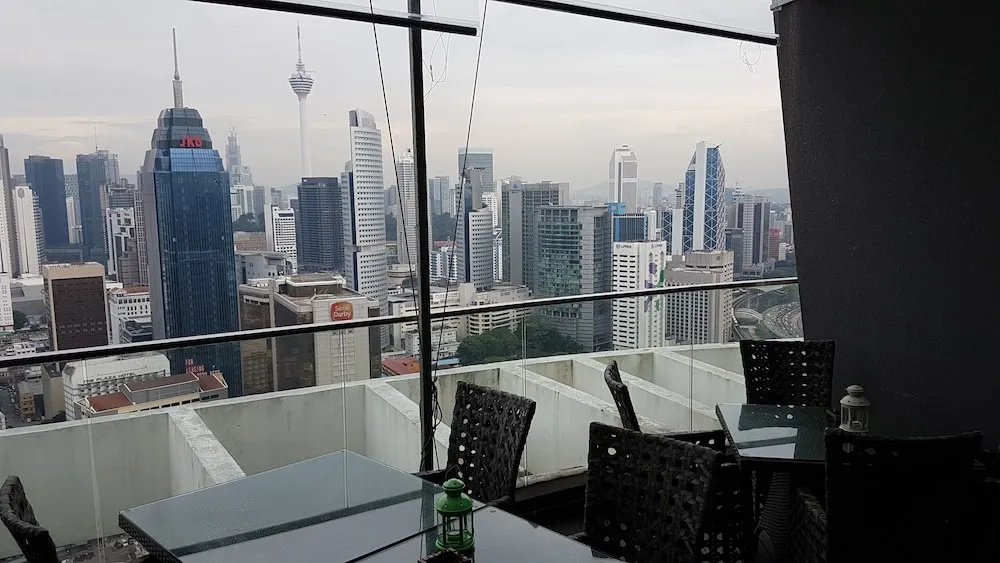 SkyBed Over The Sky Hostel