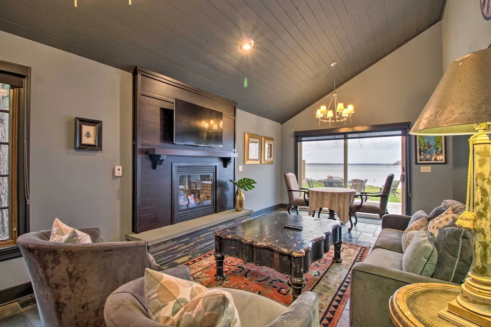 Breezy Point Escape w/ Views, Dock & Fire Pit! — фото 2