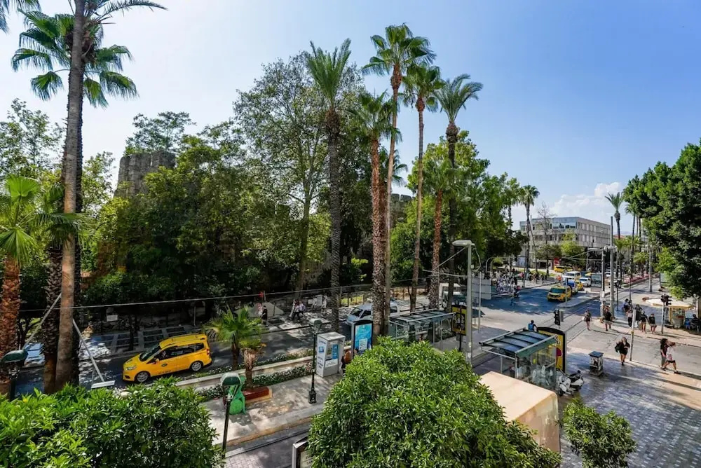 Missafir Modern Flat Near Hadrian s Gate