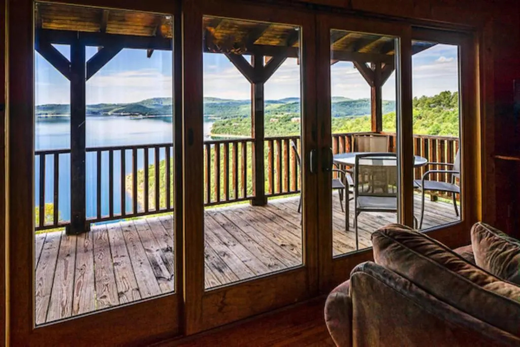 Standard Family room with lake view