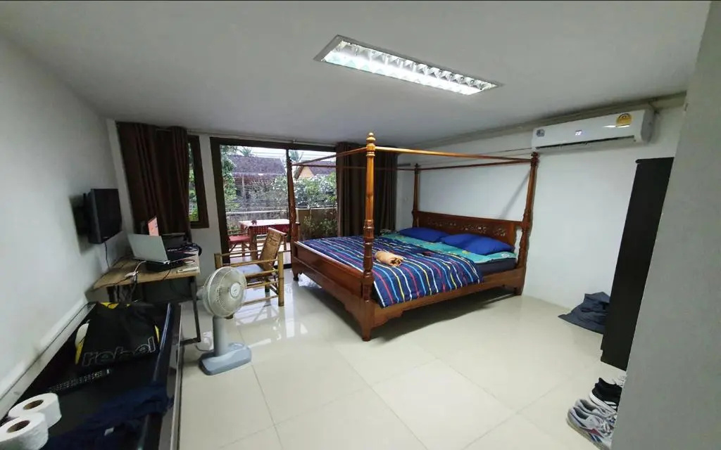 Standard Double room with balcony (full double bed)