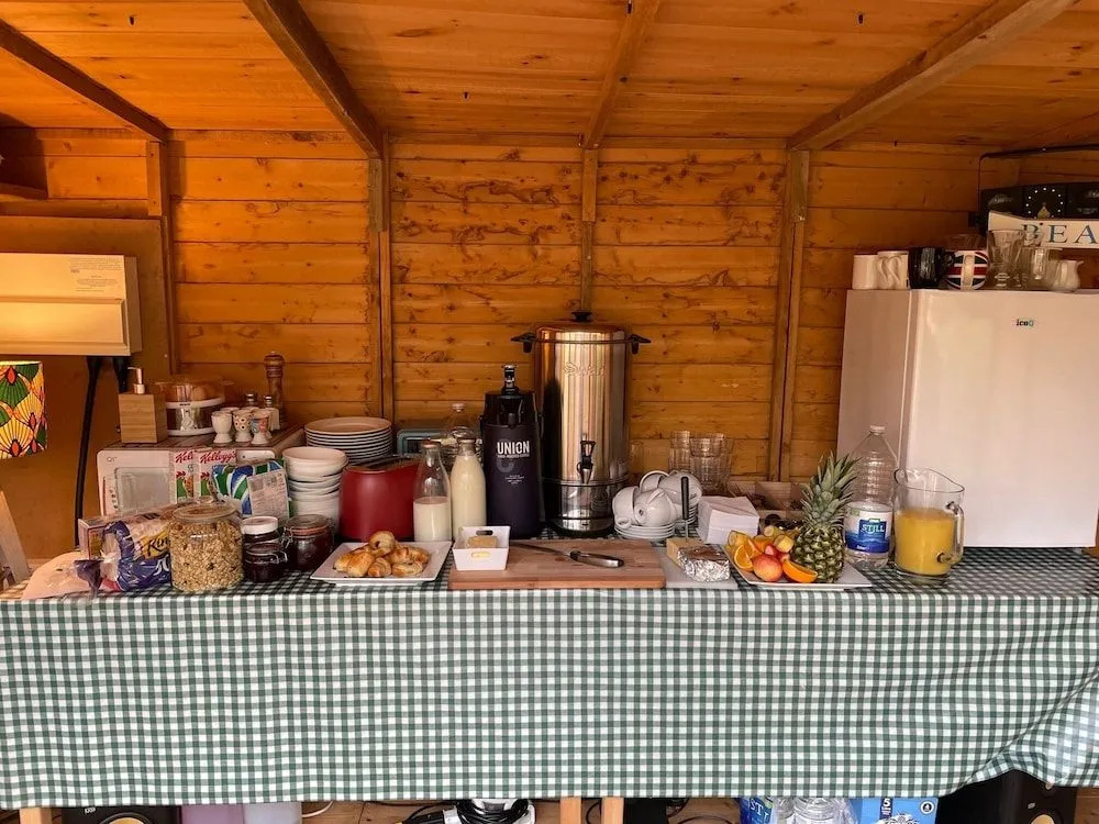 Food & Beverage