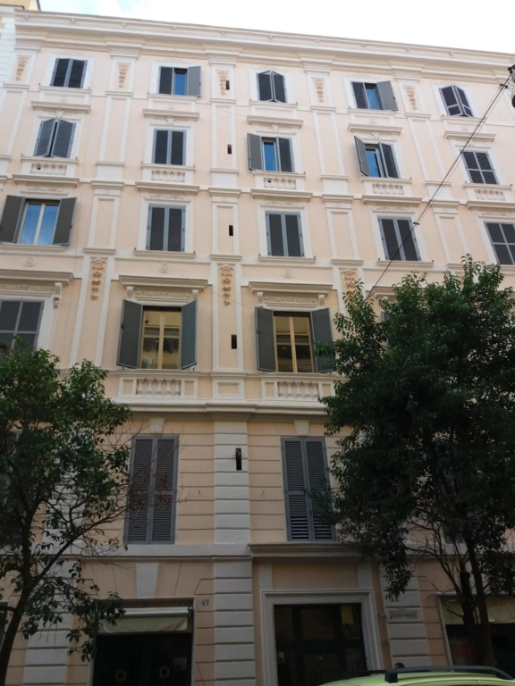 Sylvia Stylish Vatican Apartment