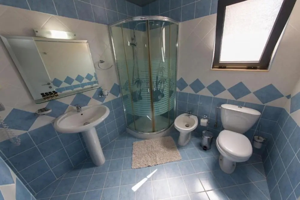 Superior Double room with partial sea view (full double bed)