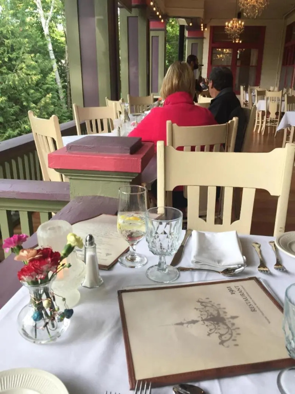Terrace Inn and 1911 Restaurant - Général