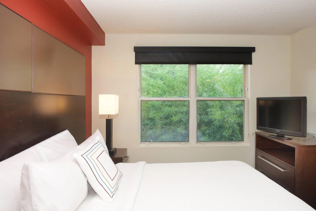 2 Bedrooms Suite
