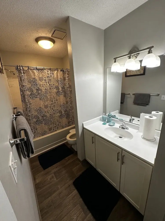 Glamorous 2B2BA with patio views and gym - фото 7