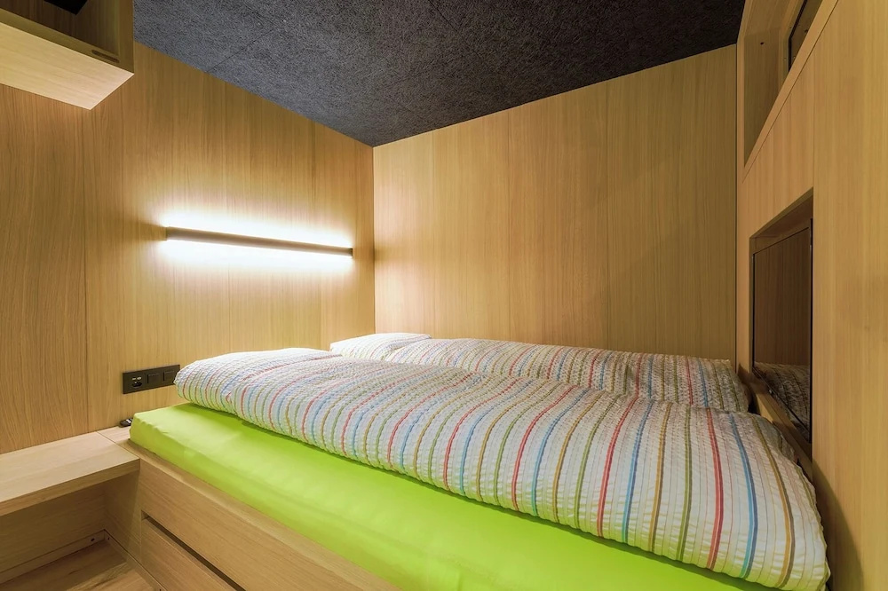 Economy room