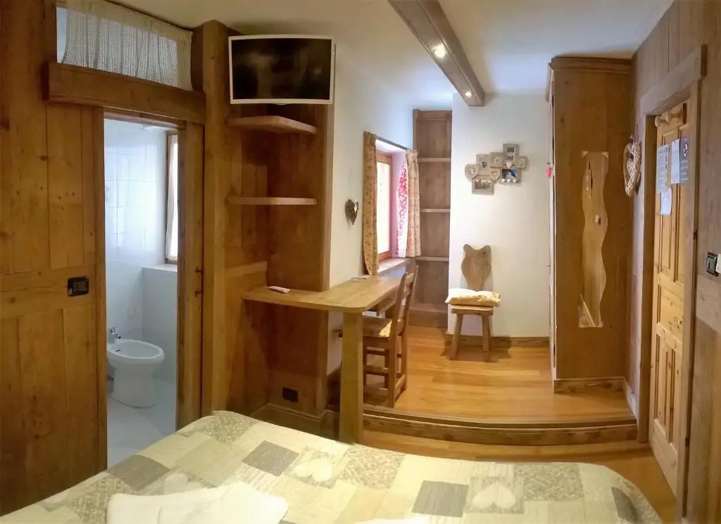 Standard Double room (full double bed)