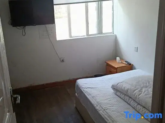 Economy Double room (full double bed)