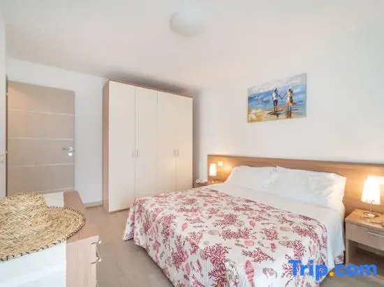 Coastal Charm – 400m from the Beach