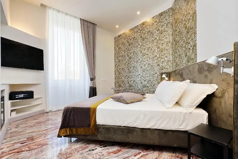 Deluxe Double room with city view (full double bed)