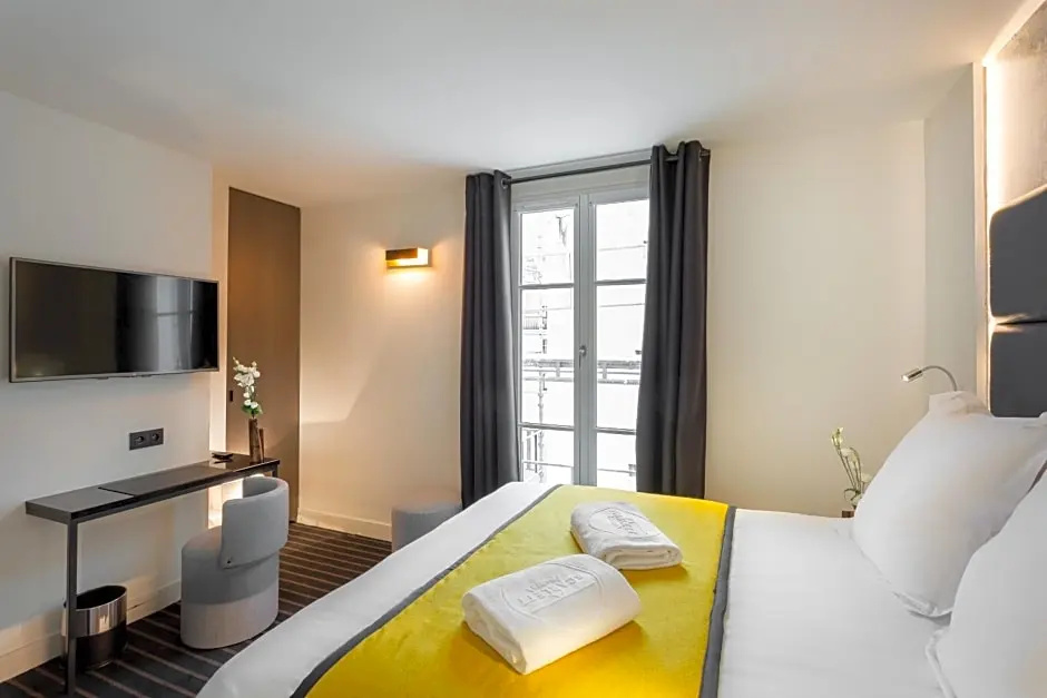 Hôtel Scarlett 83