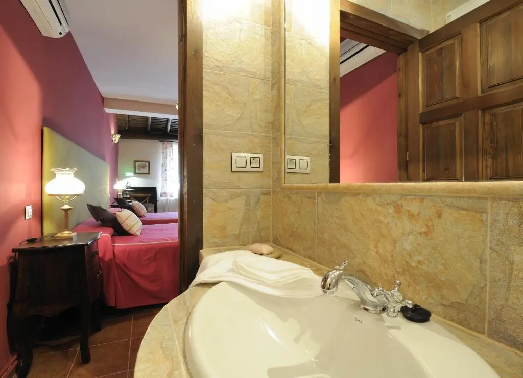 Standard Double room (twin beds)