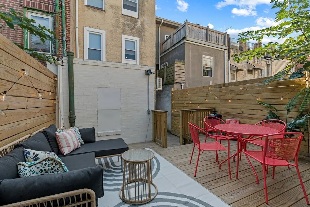 Passyunk Square Spacious 1BR - Huge Deck