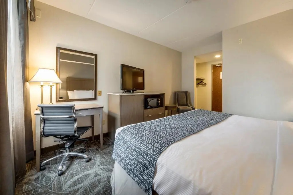 Monte Carlo Inn Airport Suites - Chambres