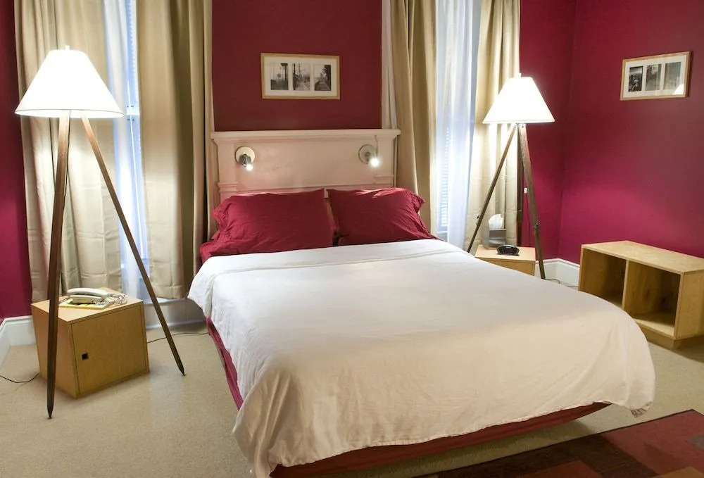 Inn On Columbia by null