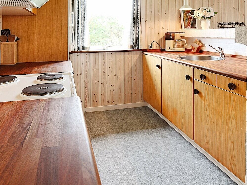 Отель Spacious Holiday Home in Ulfborg Near Sea, фото 4