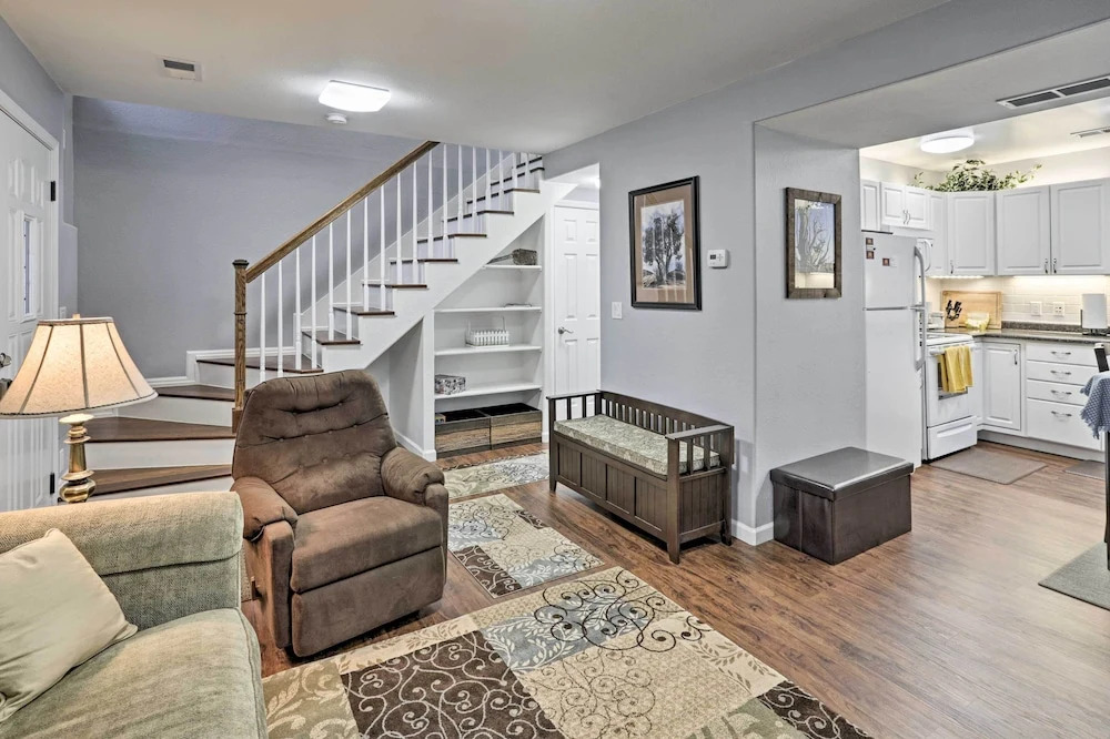 Historic Laramie Condo - 3 Blocks to Downtown & UW — фото 3