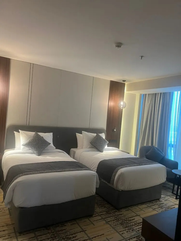 1 Bedroom Standard Double room with city view (twin beds)