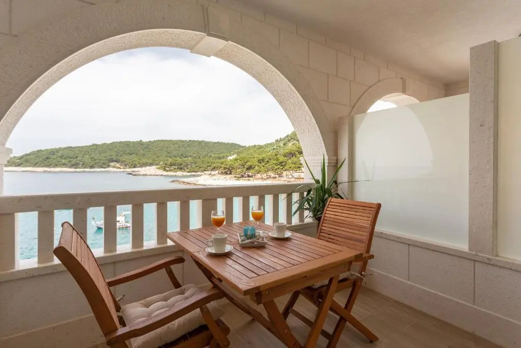 Deluxe Double room with balcony and with sea view (full double bed)