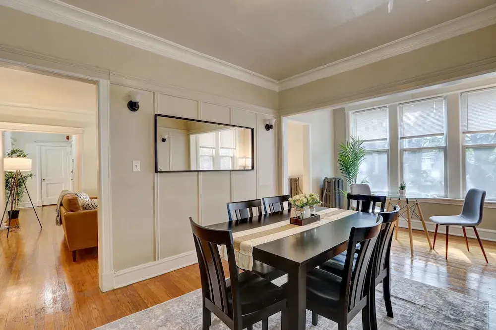 3 Bedrooms Apartment