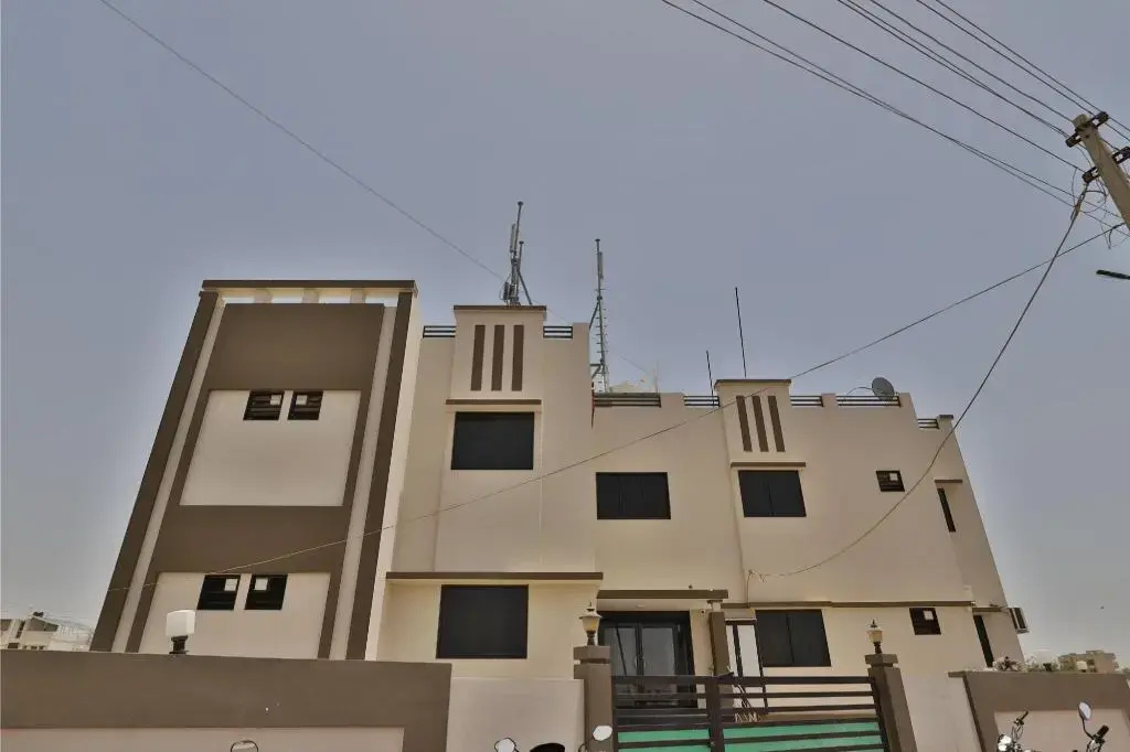 Shakti Hostel & Hotel by OYO Rooms
