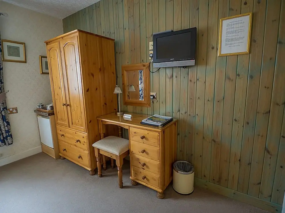 標準四人房，雙人床