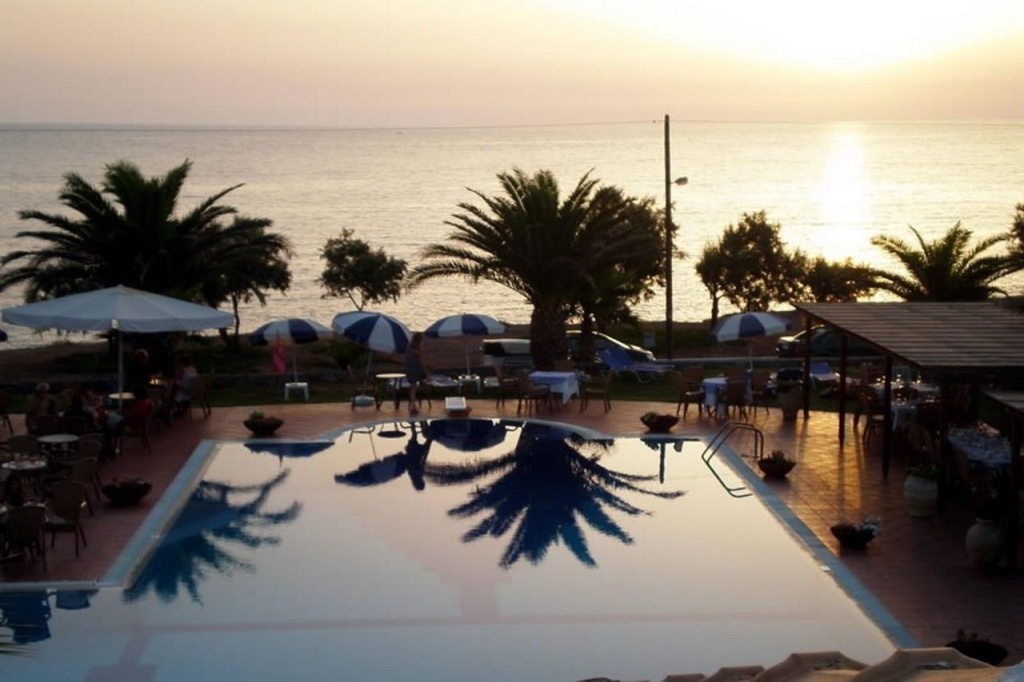 Oasis Hotel 3 * Oasis Hotel 3 *