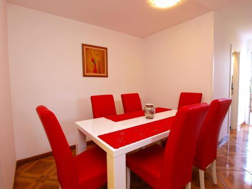 Отель Apartment with pool 1138, фото 15