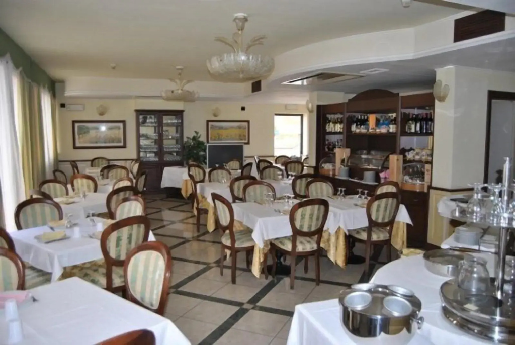 Hotel photo 11