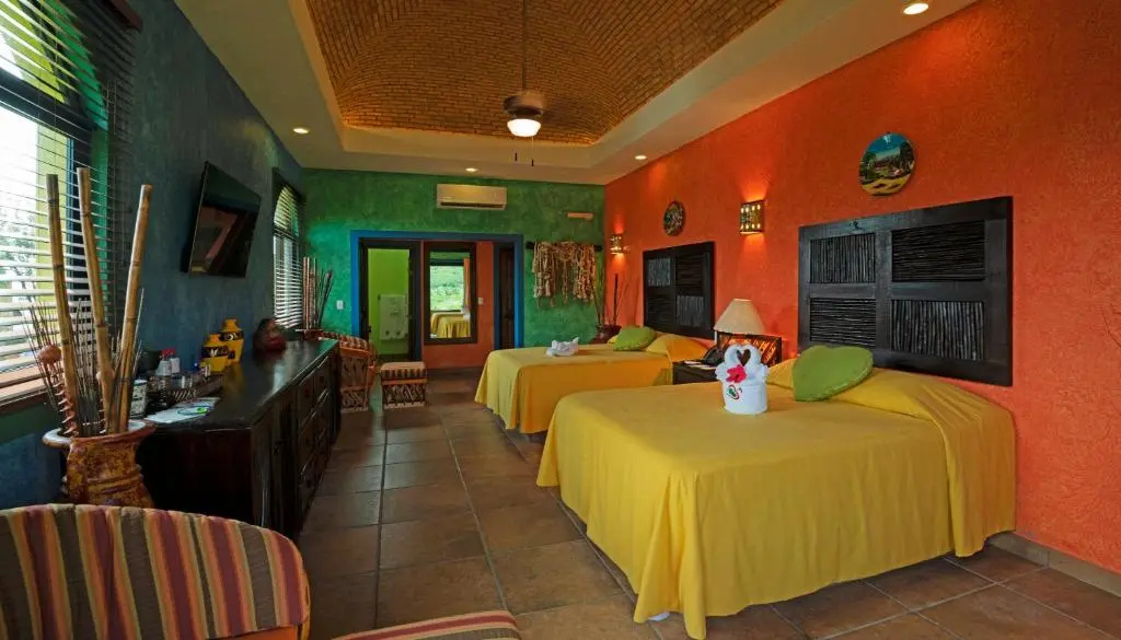 Double room (full double bed)
