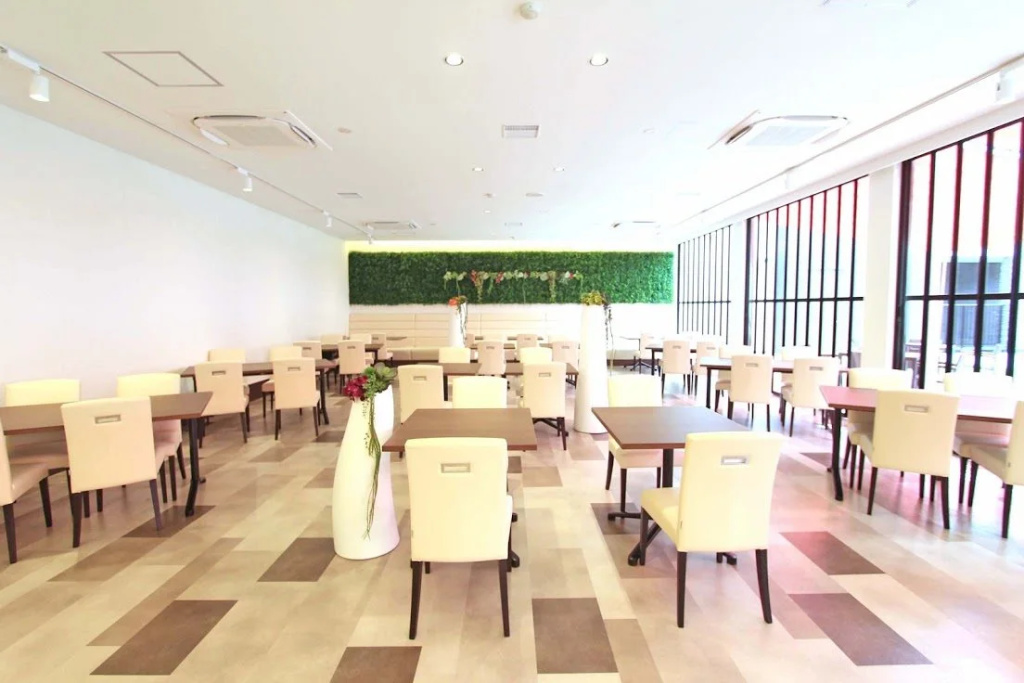 Food & Beverage