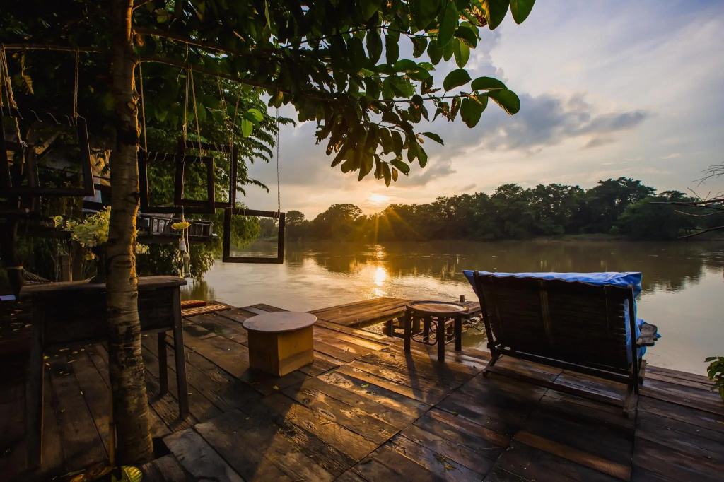Family Villa with river view