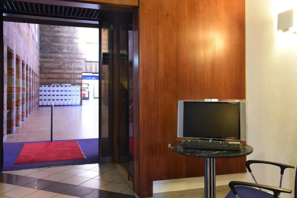 Hotel photo 12