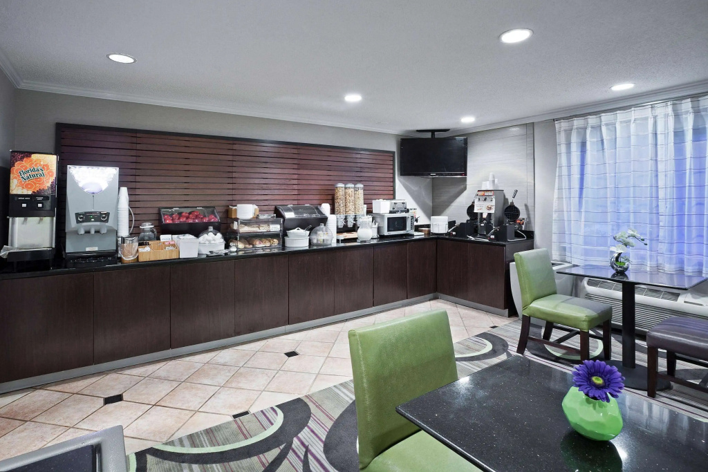 La Quinta Inn & Suites by Wyndham Cleveland Macedonia - Général