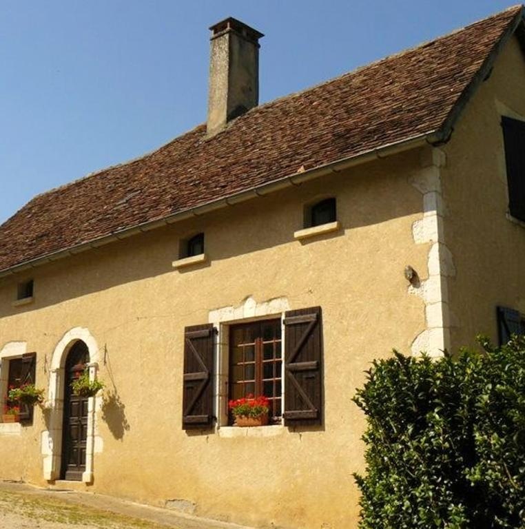 Maison de 2 chambres avec piscine partagee jardin amenage et wifi a Carlucet