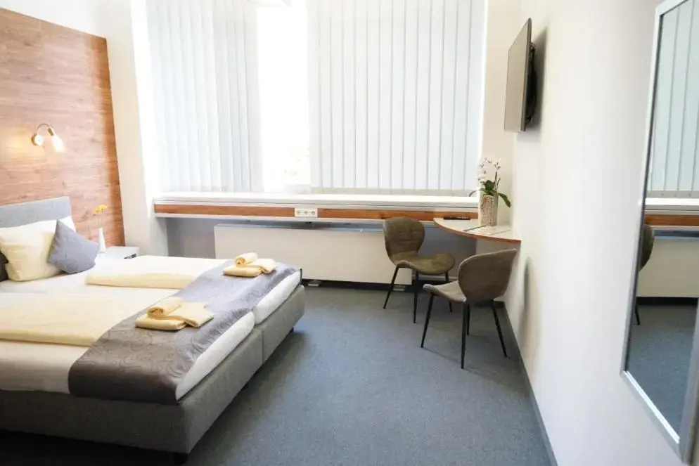 Standard Double room (full double bed)