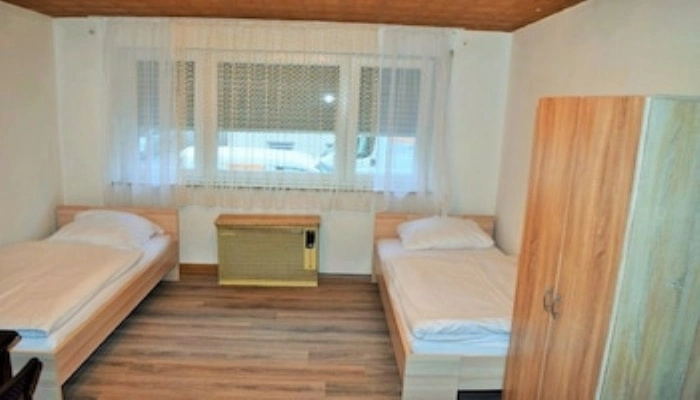 AB Apartment 42