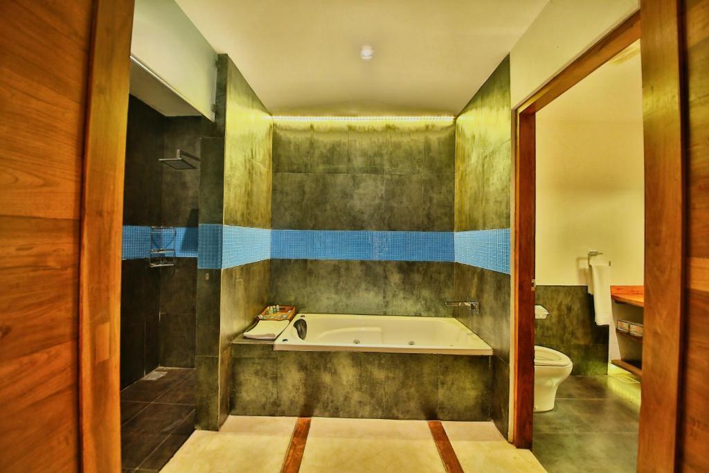 R Degree Hotel