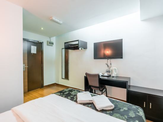 Kk Waterfront Hotel