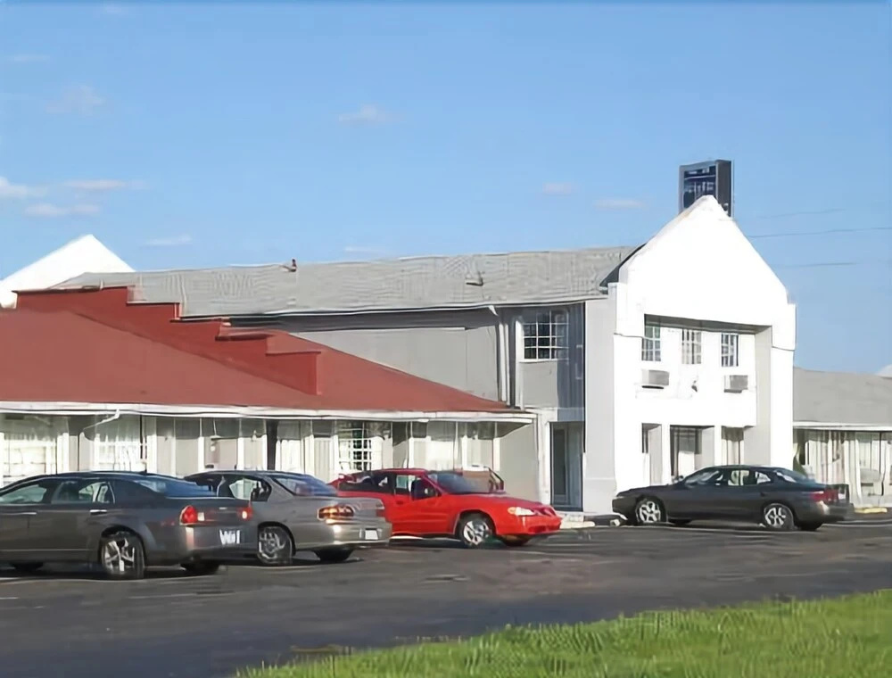 Knights Inn Bishop Airport