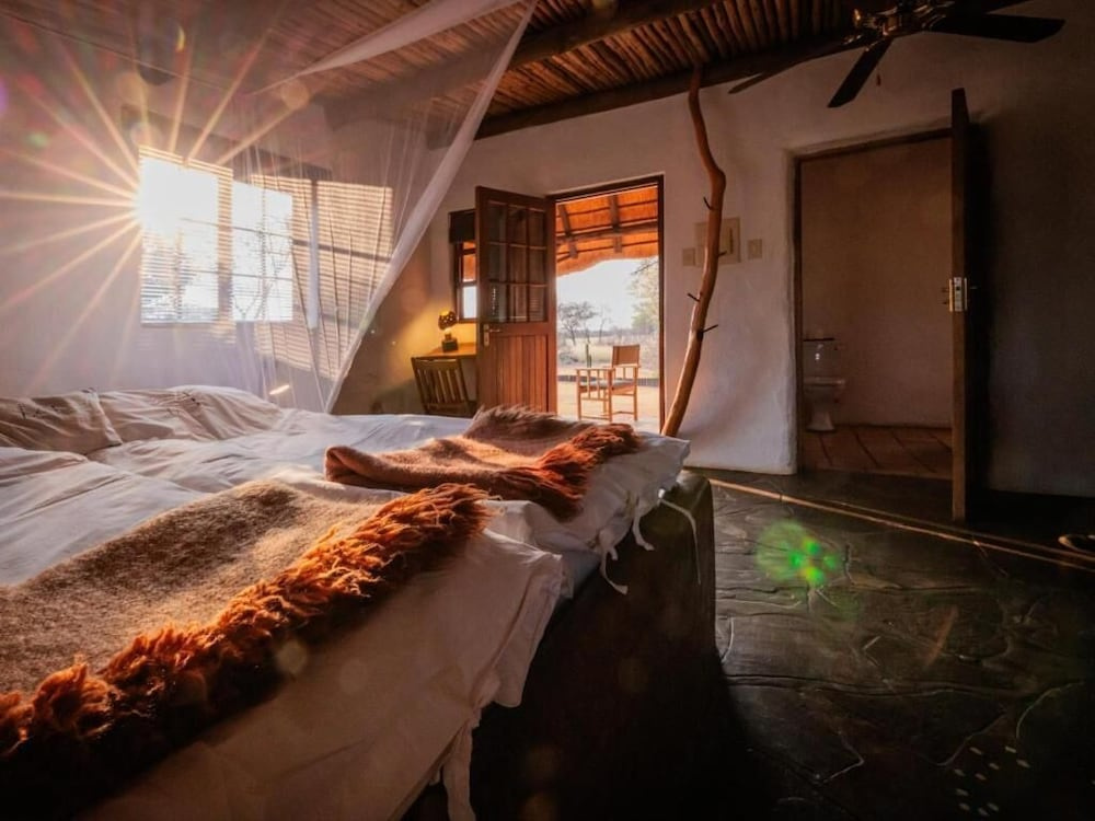 Eningu Kalahari Lodge cc